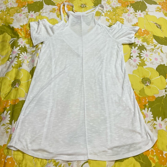 BKE Buckle Lace Yoke Cold Shoulder Swing Tee Shirt Size Small - Picture 3 of 11